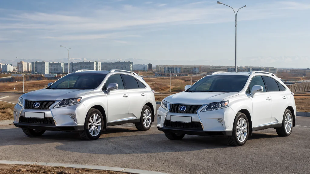 Lexus RX 350 или RX 450h: экономит ли старый гибрид или готовит ремонт на миллионы?